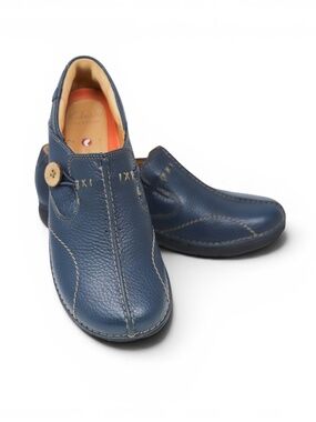 Clarks Unstructured Artisan Un Loop Blue leather slip-on shoes Button Size 7